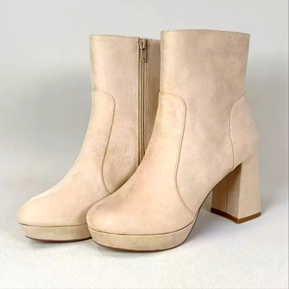 Ladies Elegant Beige Ankle Boots Sz 7.5